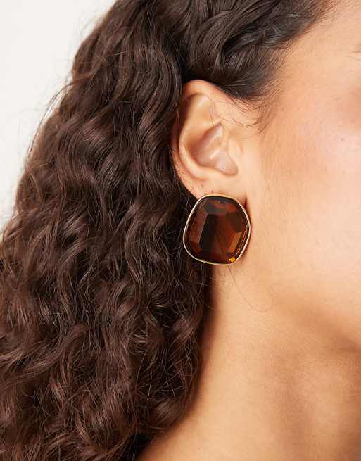 DESIGN large stud earrings with faux crystal design in amber tone