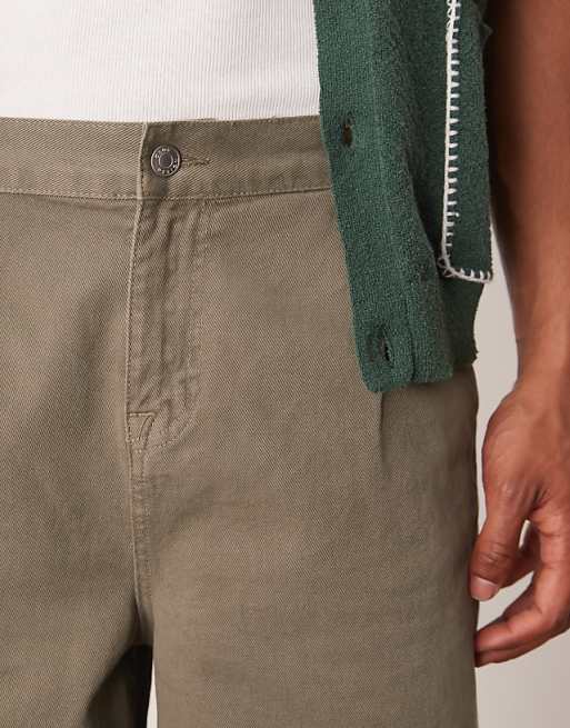 DESIGN Long Length Pleated Shorts In Khaki