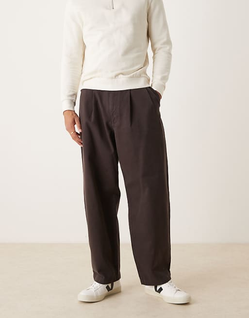 DESIGN loose straight trousers in brown with double pleats