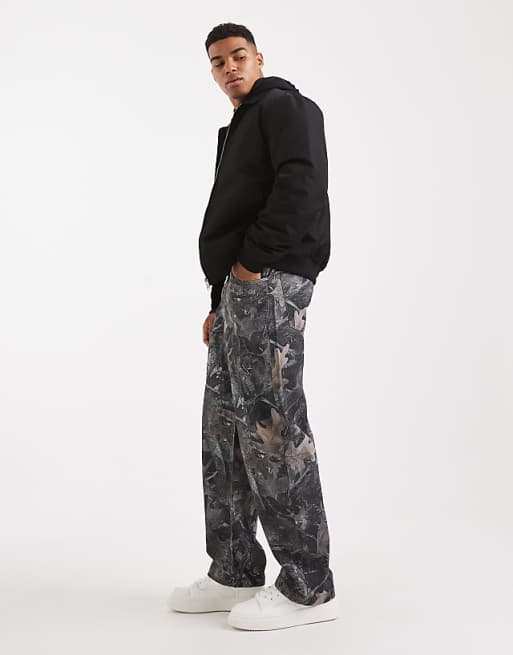 DESIGN Loose Straight Trousers In Camo