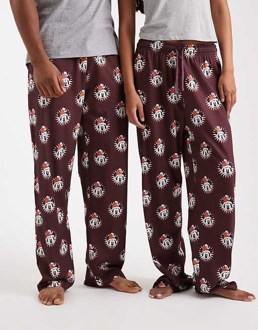 DESIGN Lounge Bottoms With Disney's Christmas Mickey Mouse Graphic In Burgundy