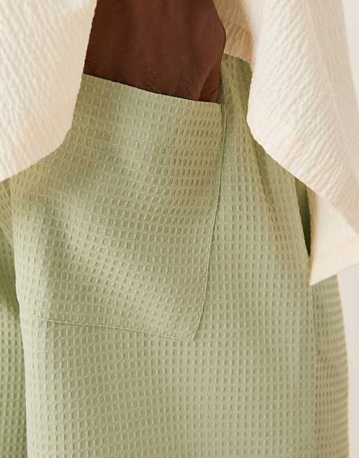 DESIGN Mid Length Waffle Short In Green