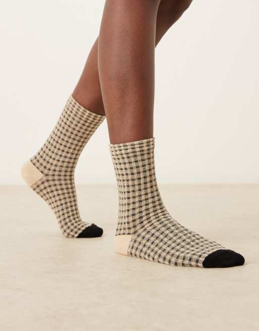 DESIGN Mini Check Textured Socks In Cream And Black