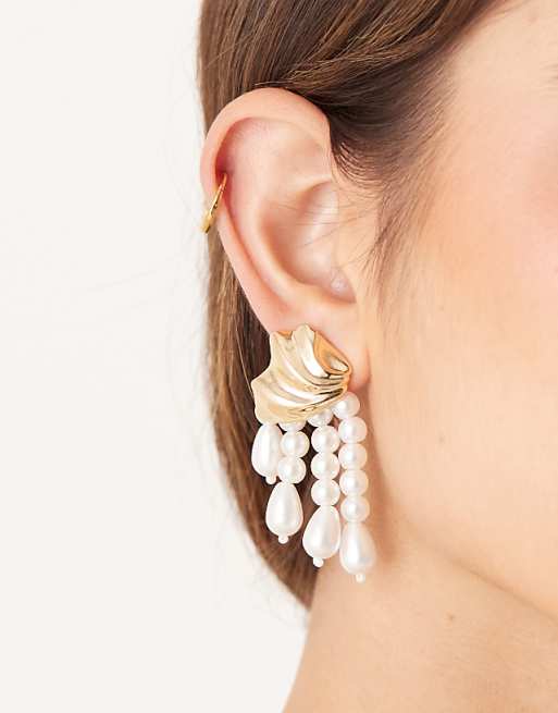 DESIGN molten stud with faux pearl drops in gold tone
