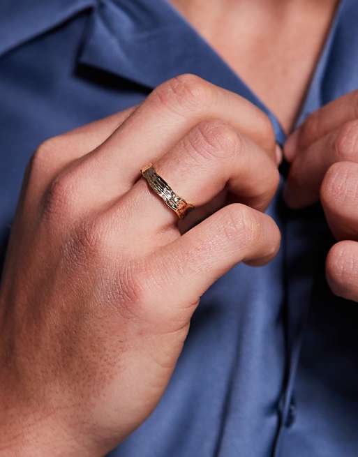 DESIGN mottled band ring in gold tone