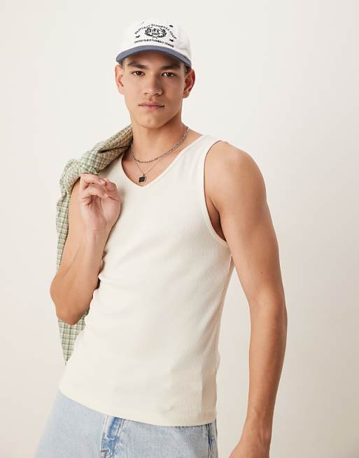 DESIGN muscle fit v neck vest in cream