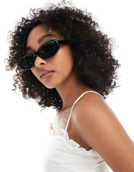 DESIGN Oval Sunglasses In Shiny Black