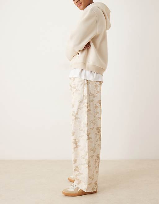 DESIGN Oversized Baggy Trousers In Camo With Pleats