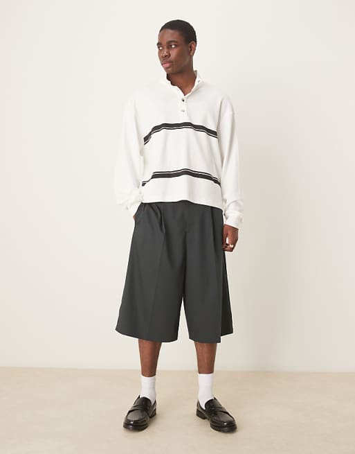 DESIGN oversized bermuda short with pintucks in green