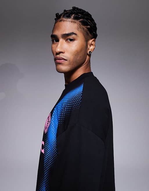 DESIGN Oversized Long Sleeve T-shirt With Football Inspired High Build Graphic In Black