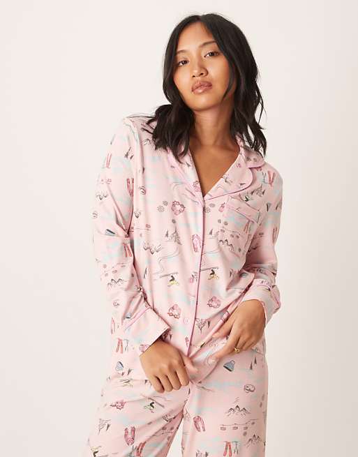 DESIGN Petite Super Soft Long Sleeve Shirt & Trouser Pyjama Set With Contrast Piping In Ski Print