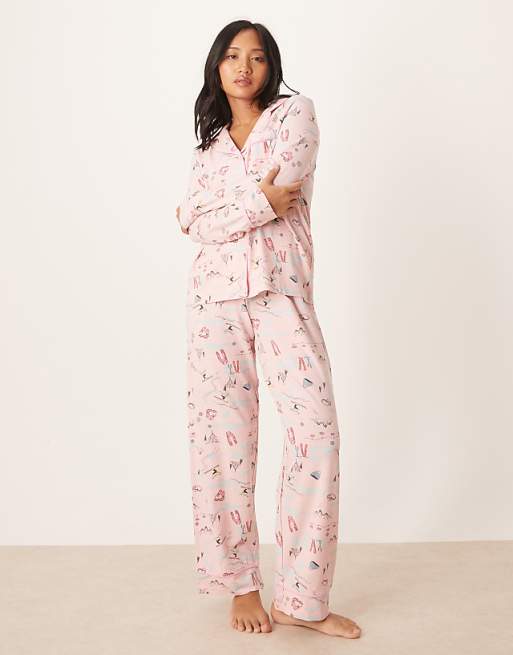 DESIGN Petite super soft long sleeve shirt & trouser pyjama set with contrast piping in ski print