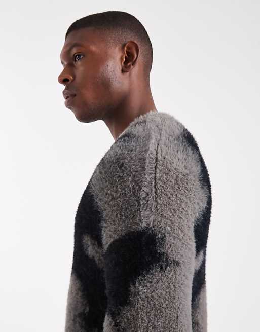 DESIGN Relaxed Fluffy Knitted Jumper In Black And Grey Abstract Print