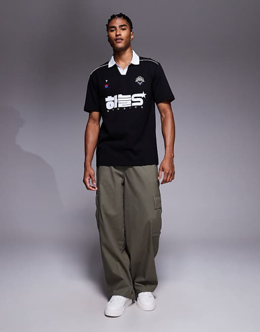 DESIGN Relaxed Polo With Piping Detail And Sports Graphic In Black