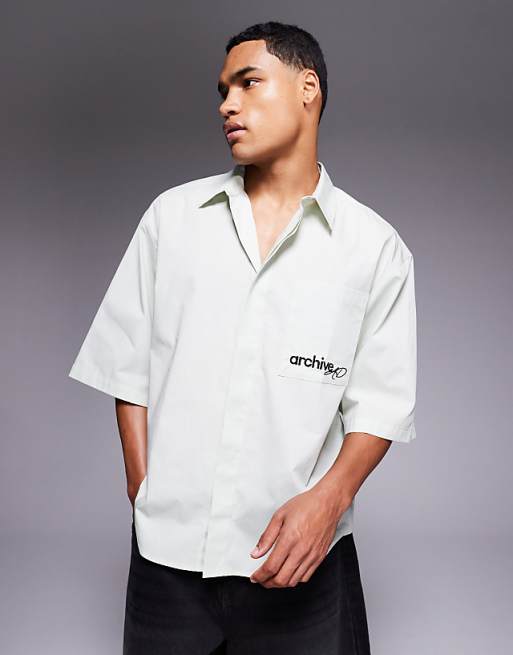 DESIGN relaxed shirt with chest embroidery in light green