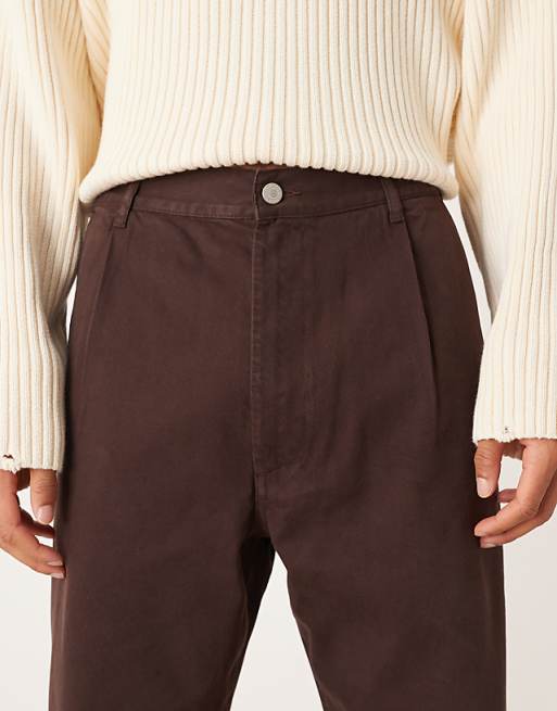 DESIGN Relaxed Tapered Trousers In Brown With Rolled Hem