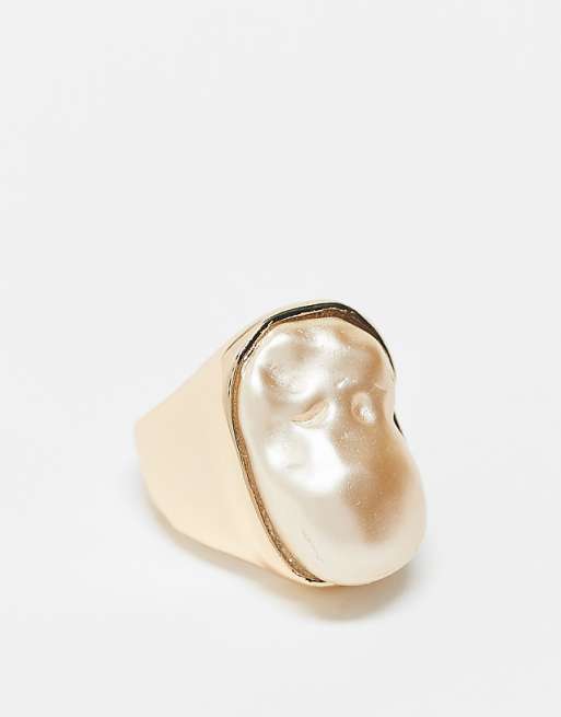 DESIGN ring with faux freshwater pearl in gold