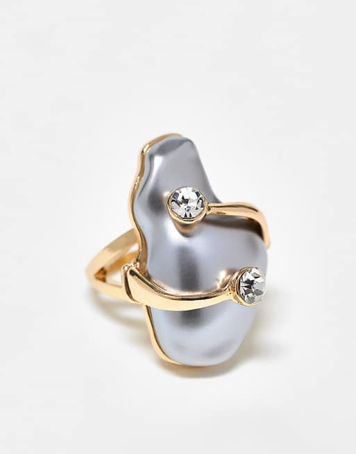 DESIGN ring with faux pearl and crystal wrap around details in gold tone
