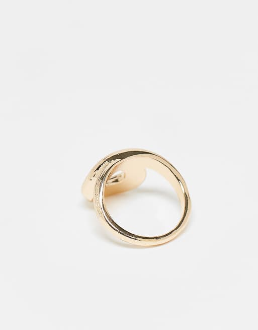DESIGN Ring With Twisted Loop Detail In Gold Tone