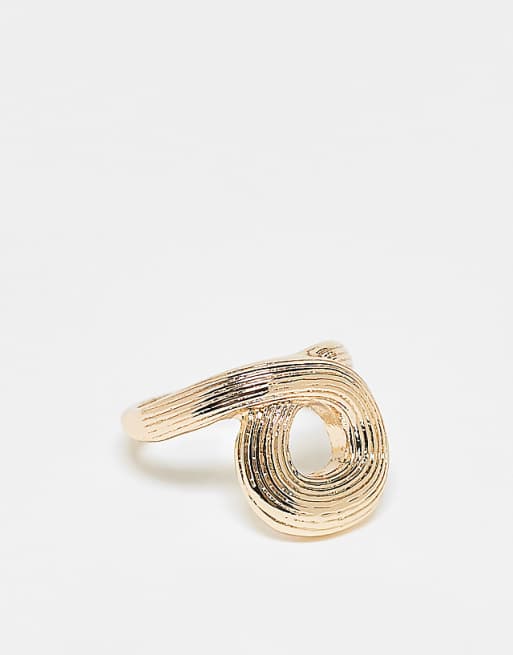 DESIGN ring with twisted loop detail in gold tone