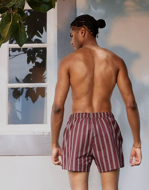 DESIGN Seersucker Swim Shorts In Short Length In Burgundy Stripe
