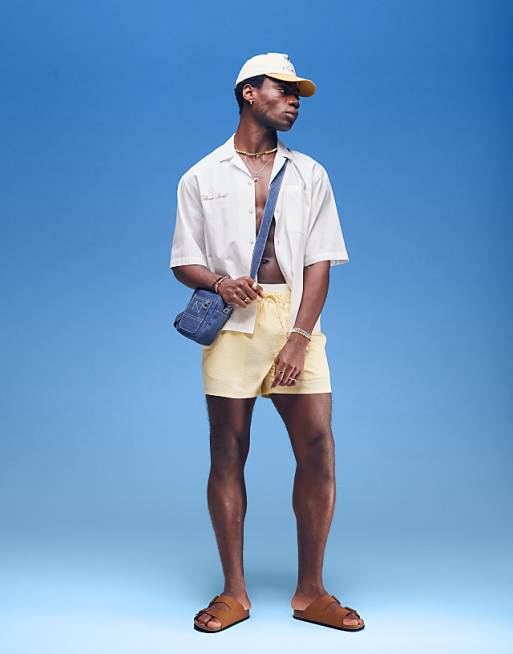 DESIGN Seersucker Swim Shorts In Short Length In Yellow