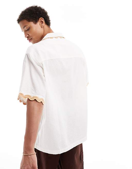 DESIGN Short Sleeve Relaxed Revere Collar Seersucker Shirt With Wavy Detailing In White