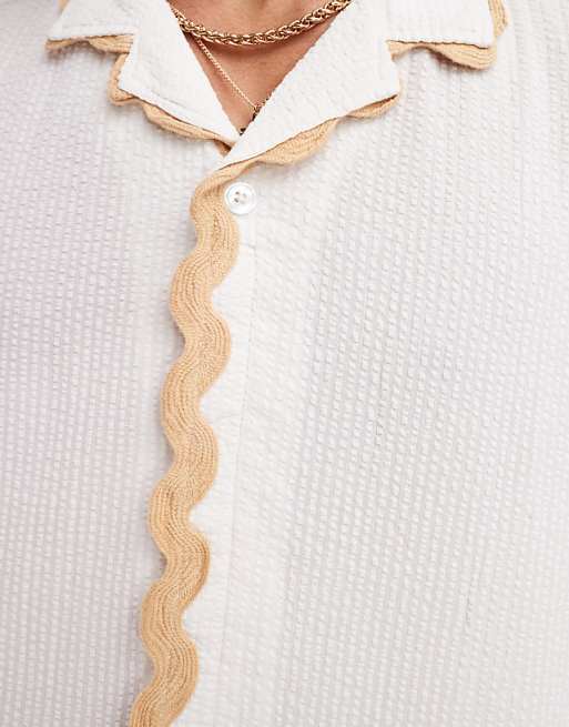 DESIGN Short Sleeve Relaxed Revere Collar Seersucker Shirt With Wavy Detailing In White