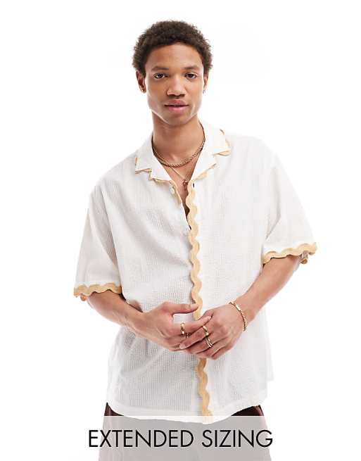 DESIGN short sleeve relaxed revere collar seersucker shirt with wavy detailing in white