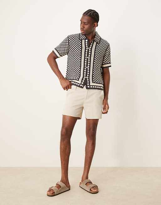 DESIGN Shorter Length Skinny Chino Shorts In Stone