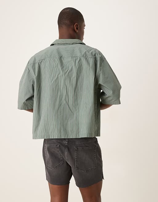 DESIGN Shorter Length Slim Denim Shorts With Rip Detail In Black