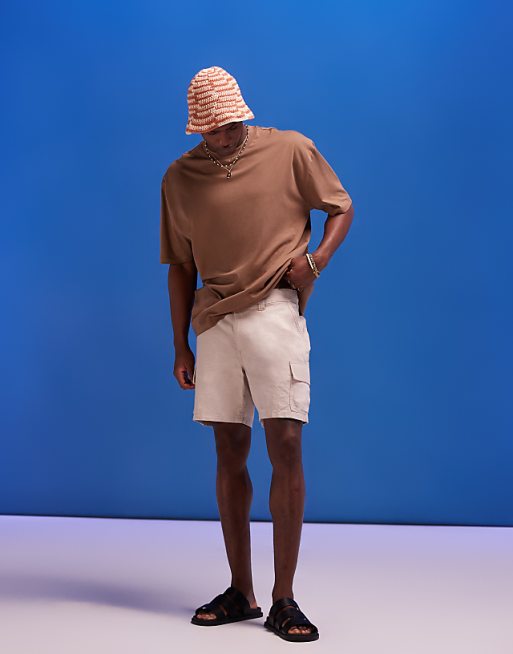 DESIGN slim cargo short in neutral linen texture