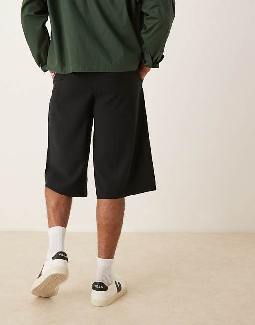 DESIGN Smart Bermuda Shorts With Double Pleat And Deep Waistband In Black