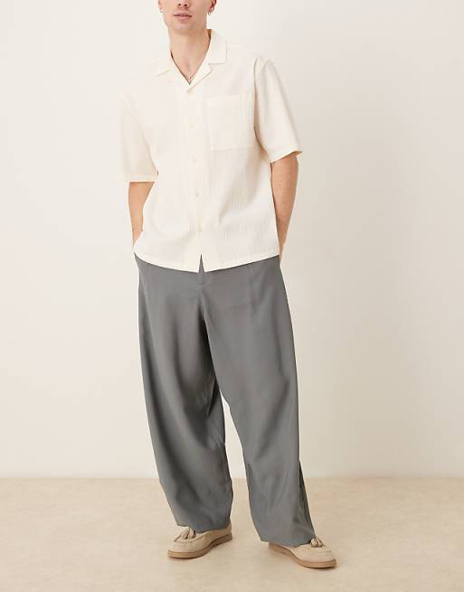 DESIGN Smart Extreme Tapered Trousers With Front Pleats In Grey