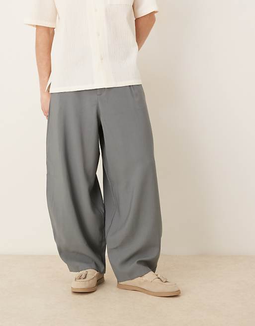 DESIGN smart extreme tapered trousers with front pleats in grey