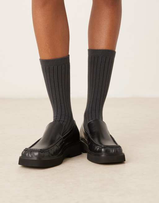 DESIGN Soft Ribbed Socks In Charcoal Grey