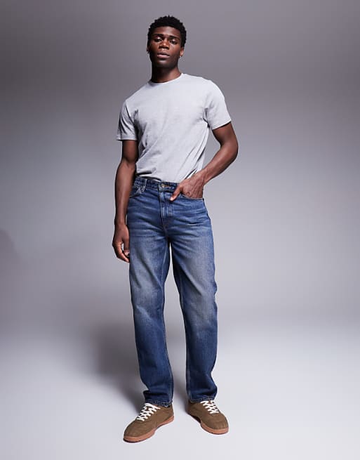 DESIGN straight leg jeans with vintage tint in dark wash blue