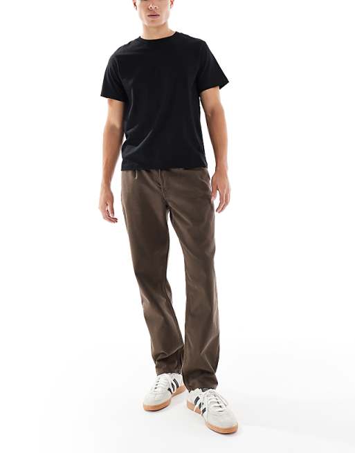 DESIGN Straight Leg Trousers In Brown With Pleats