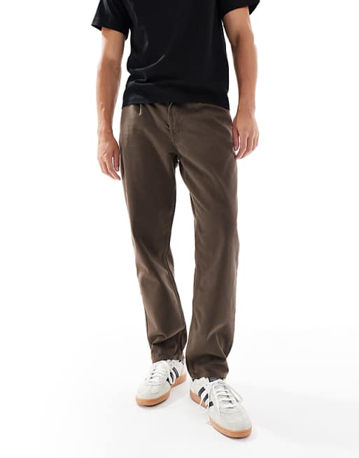 DESIGN straight leg trousers in brown with pleats