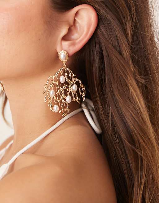 DESIGN stud drop coral earrings with faux pearls in gold tone