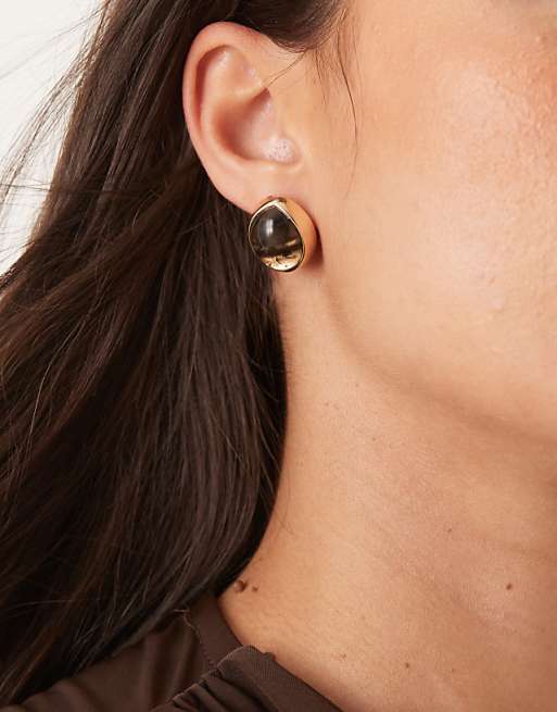 DESIGN stud earrings with chunky faux stone in gold tone