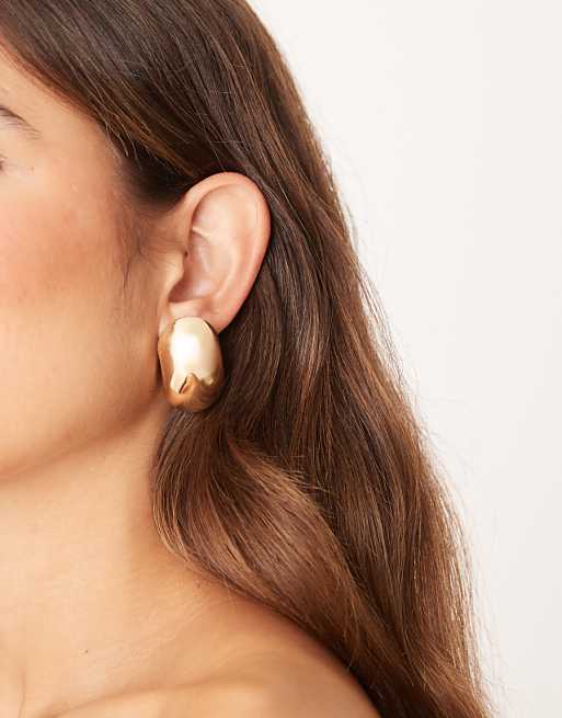 DESIGN stud earrings with clean bubble oval design in gold tone