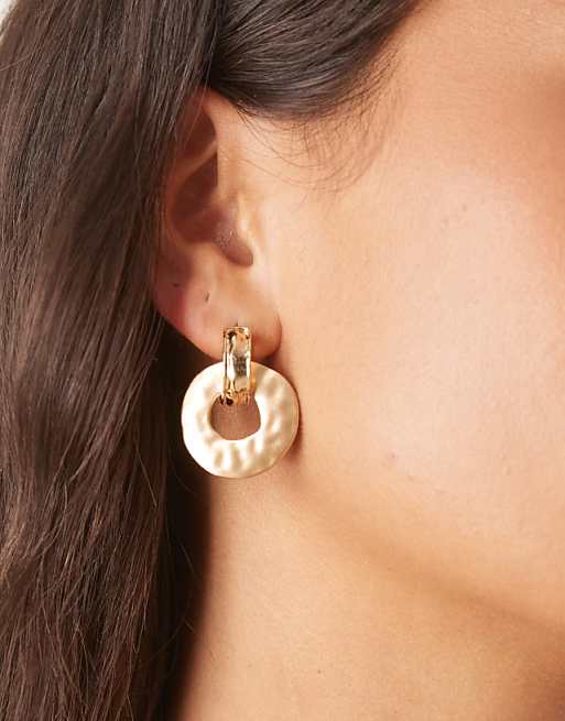 DESIGN stud earrings with clean door-knocker design in brushed satin gold tone