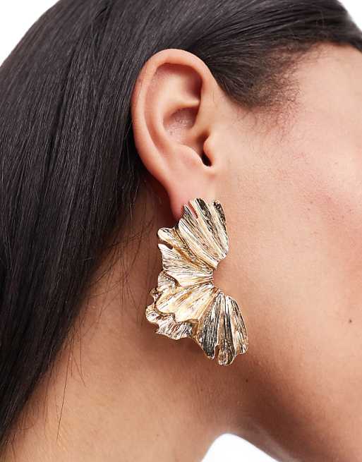 DESIGN Stud Earrings With Petal Detail In Gold Tone