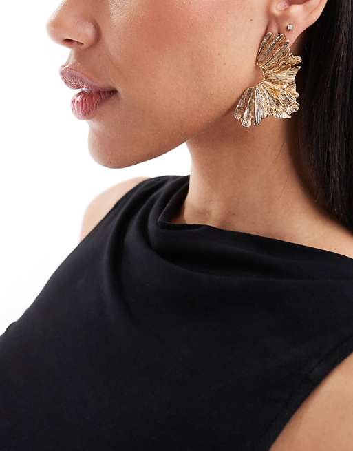 DESIGN stud earrings with petal detail in gold tone