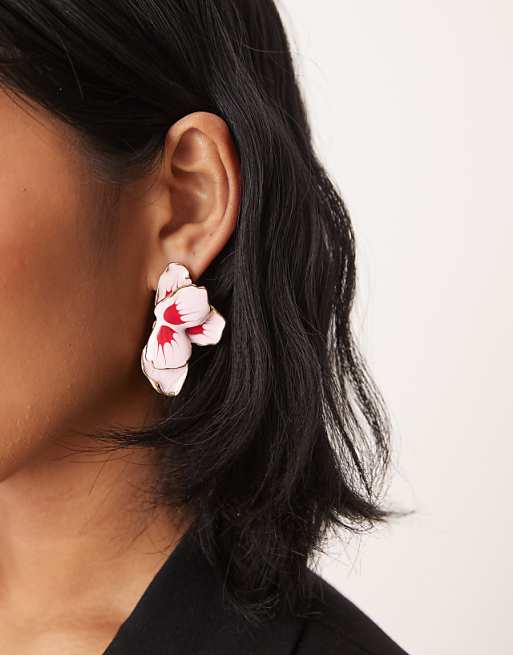 DESIGN stud earrings with petal detail in pink