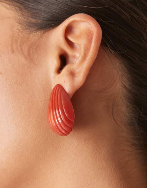 DESIGN Stud Earrings With Ridged Teardrop Shape In Mulberrry