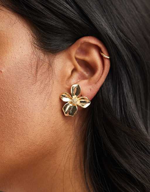 DESIGN stud earrings with small floral design in gold tone