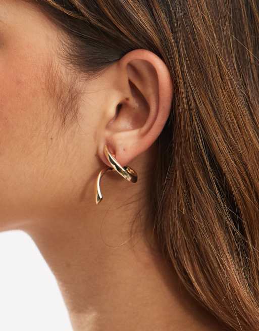 DESIGN Stud Earrings With Wiggle Detail In Gold Tone