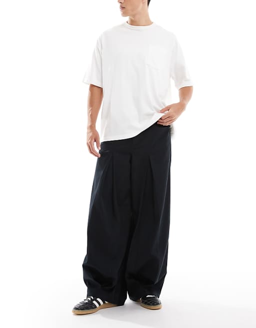 DESIGN Super Baggy Trousers In Black With Pleat Detailing